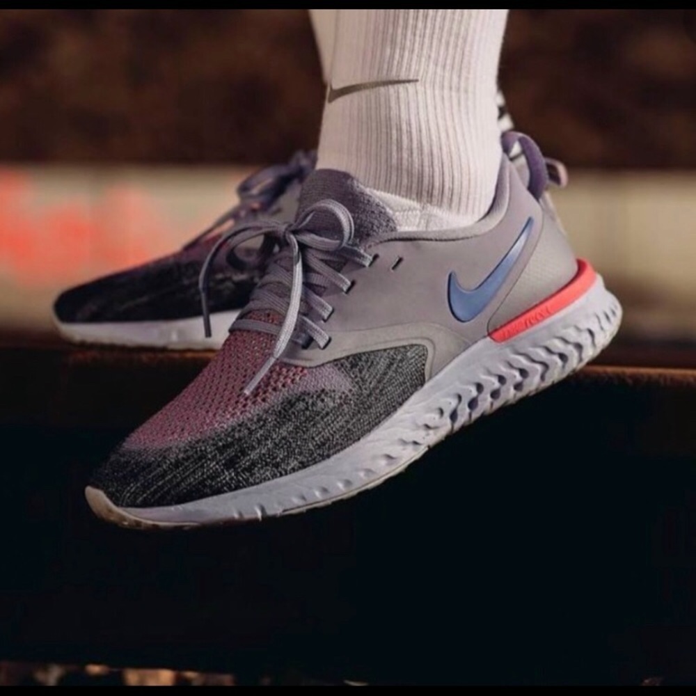 NIB Nike Odyssey React 2 Flyknit Women's Sneakers